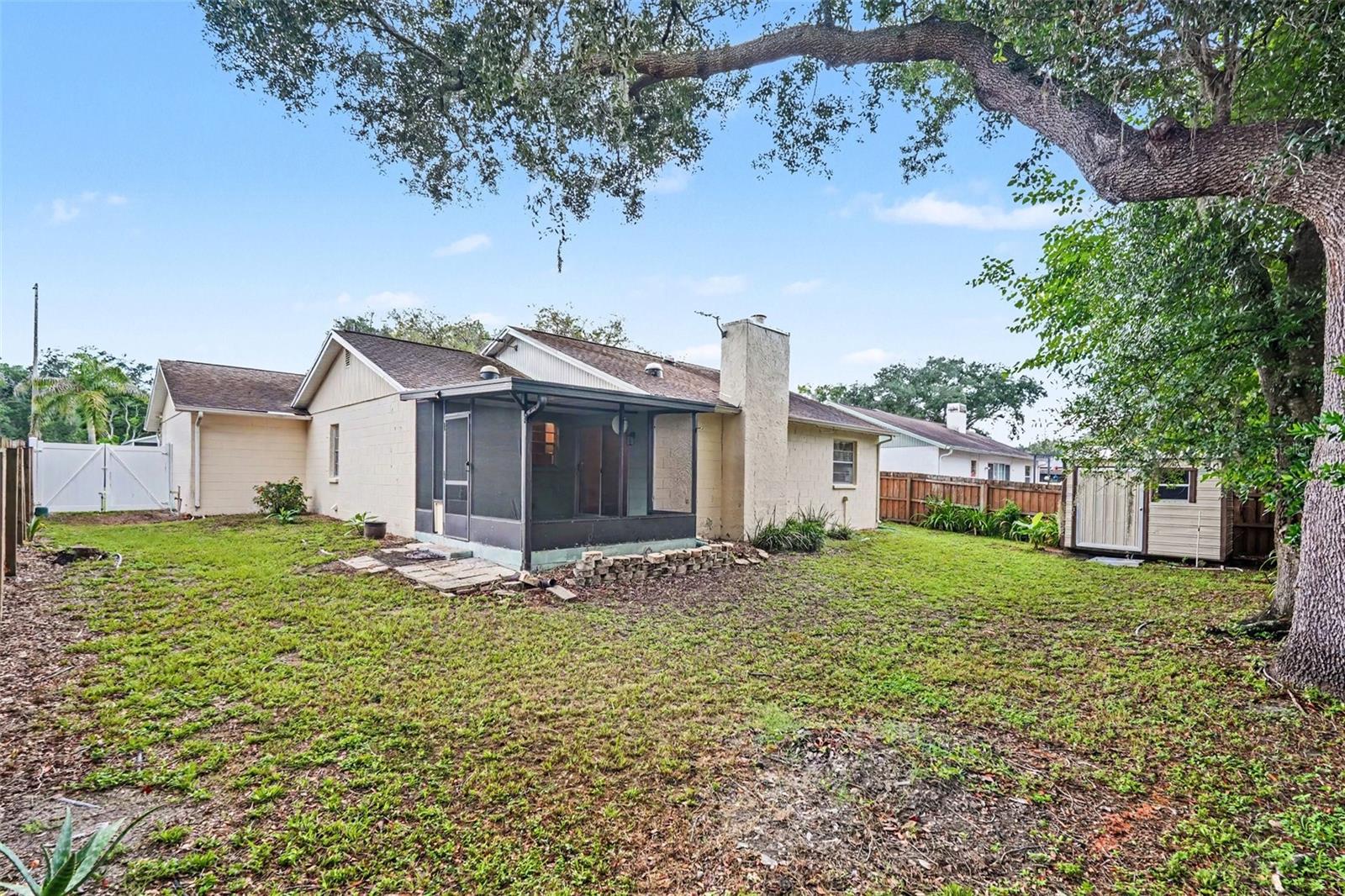LIVINGSTON UNIT III B - Residential Lease