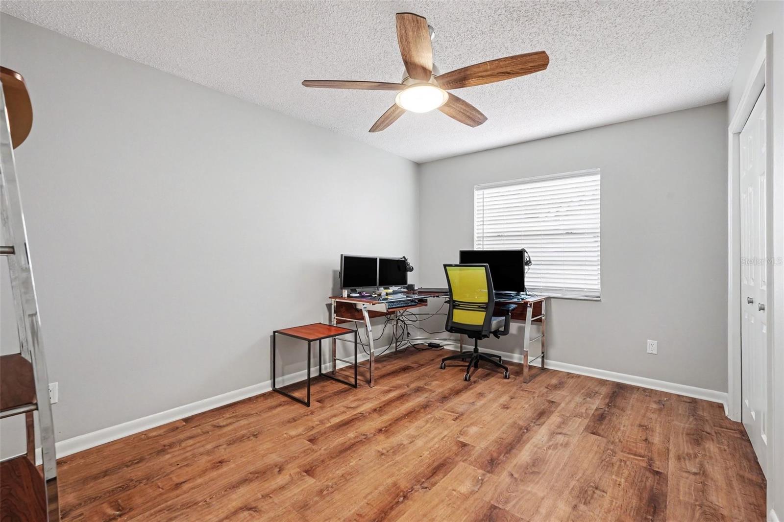 LIVINGSTON UNIT III B - Residential Lease