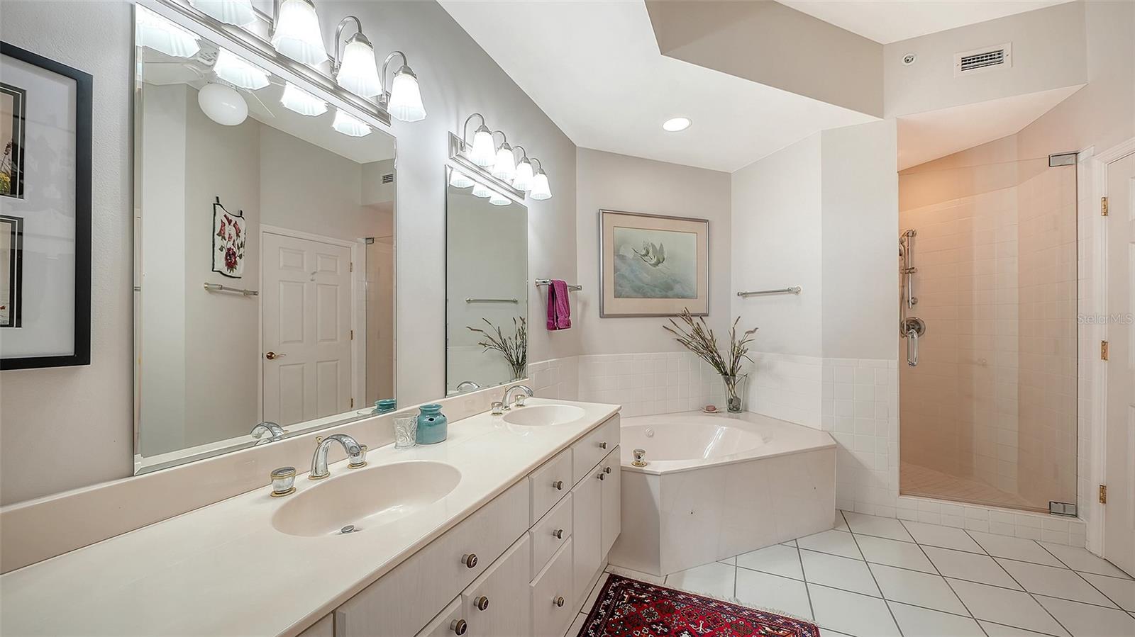 EAGLES POINT AT THE LANDINGS - Residential