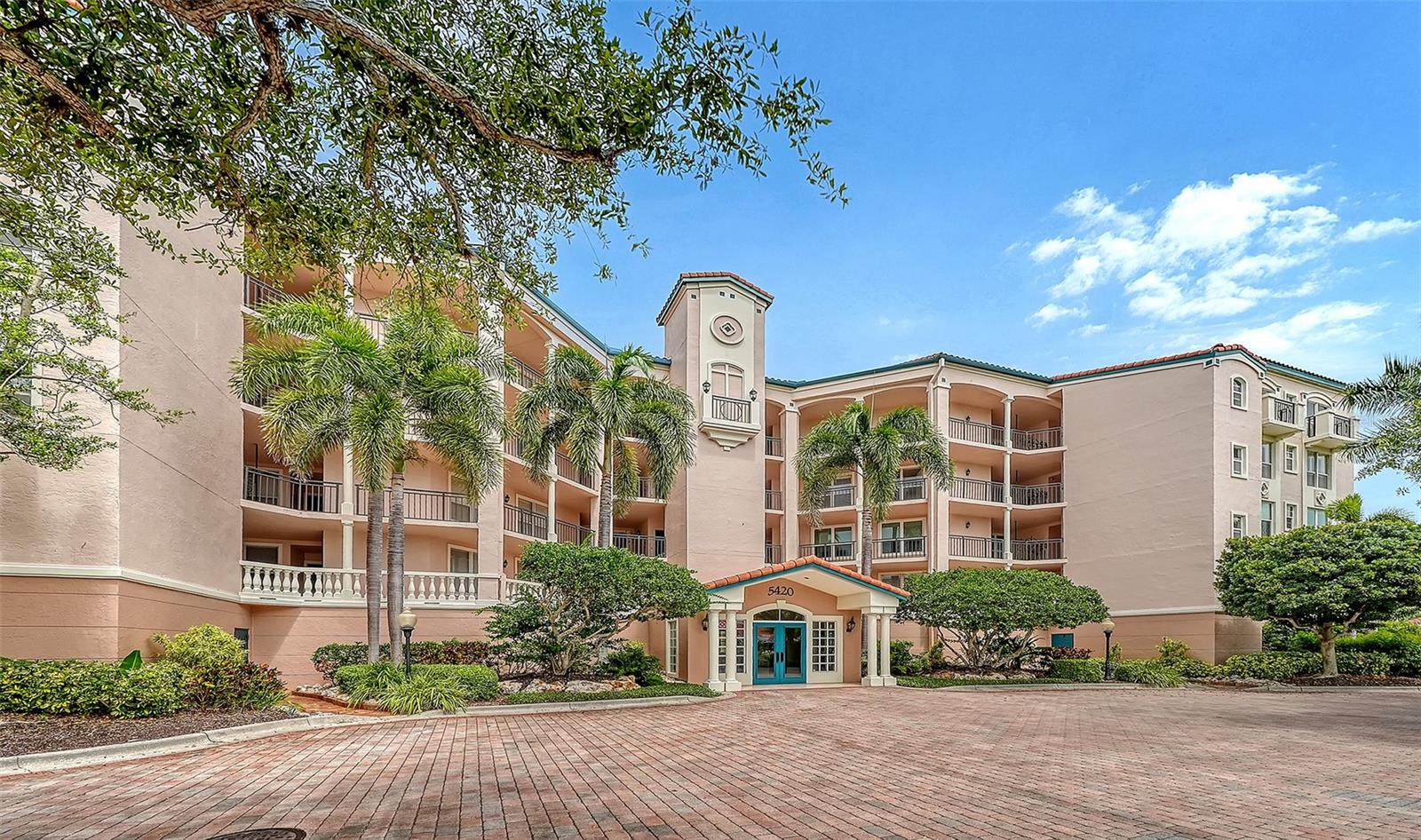 EAGLES POINT AT THE LANDINGS - Residential