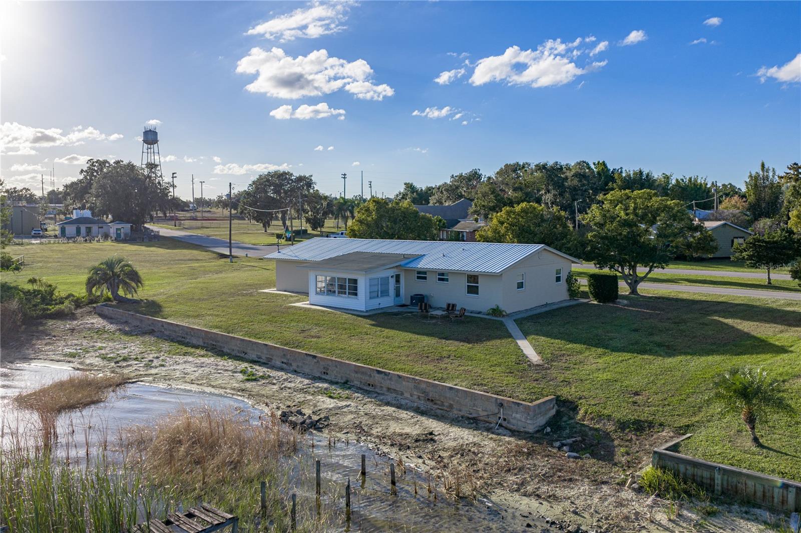 LAKE SIDE TERRACE - Residential