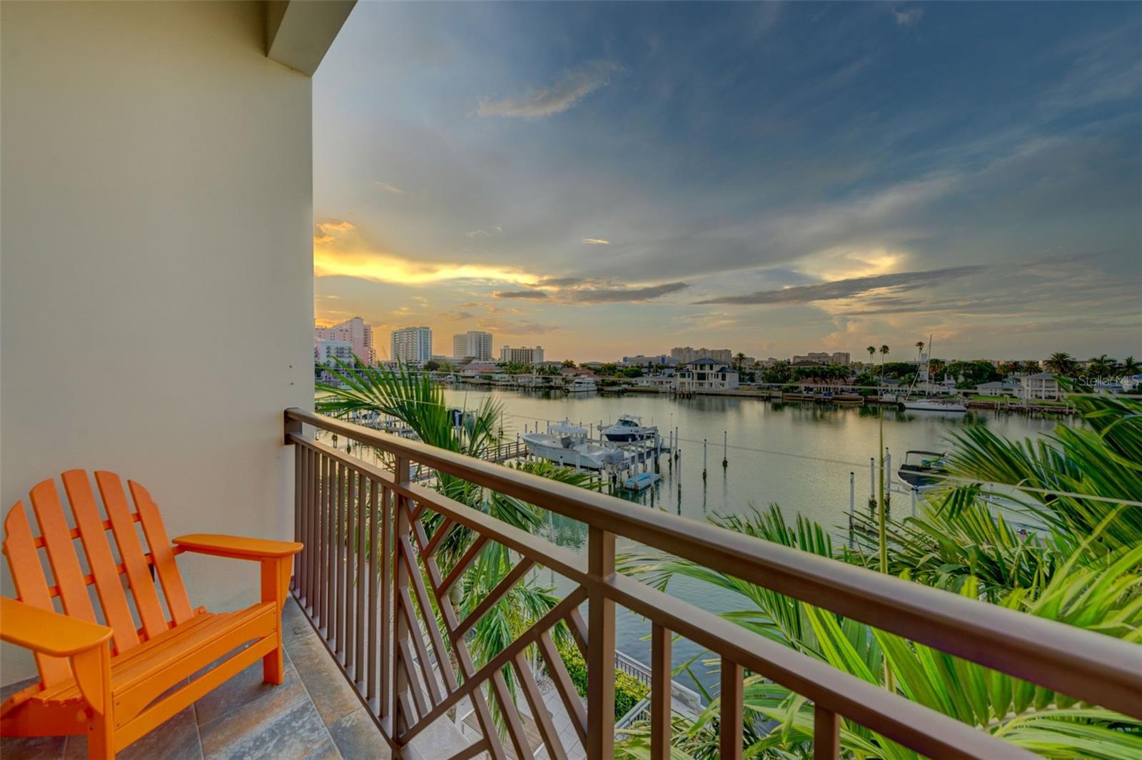 BRIGHTWATER BLUE TWNHMS - Residential