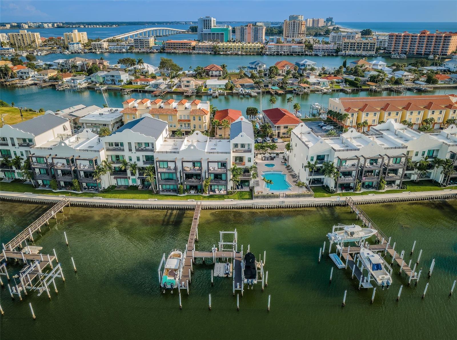 BRIGHTWATER BLUE TWNHMS - Residential