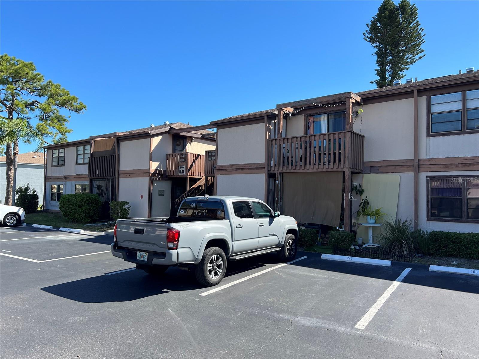 LAKE VIEW CONDO PH II - Residential
