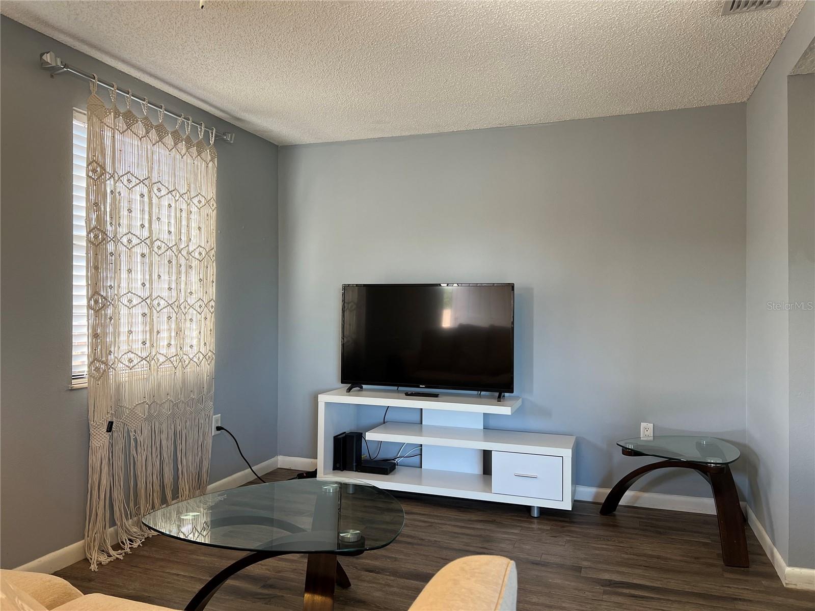 LAKE VIEW CONDO PH II - Residential