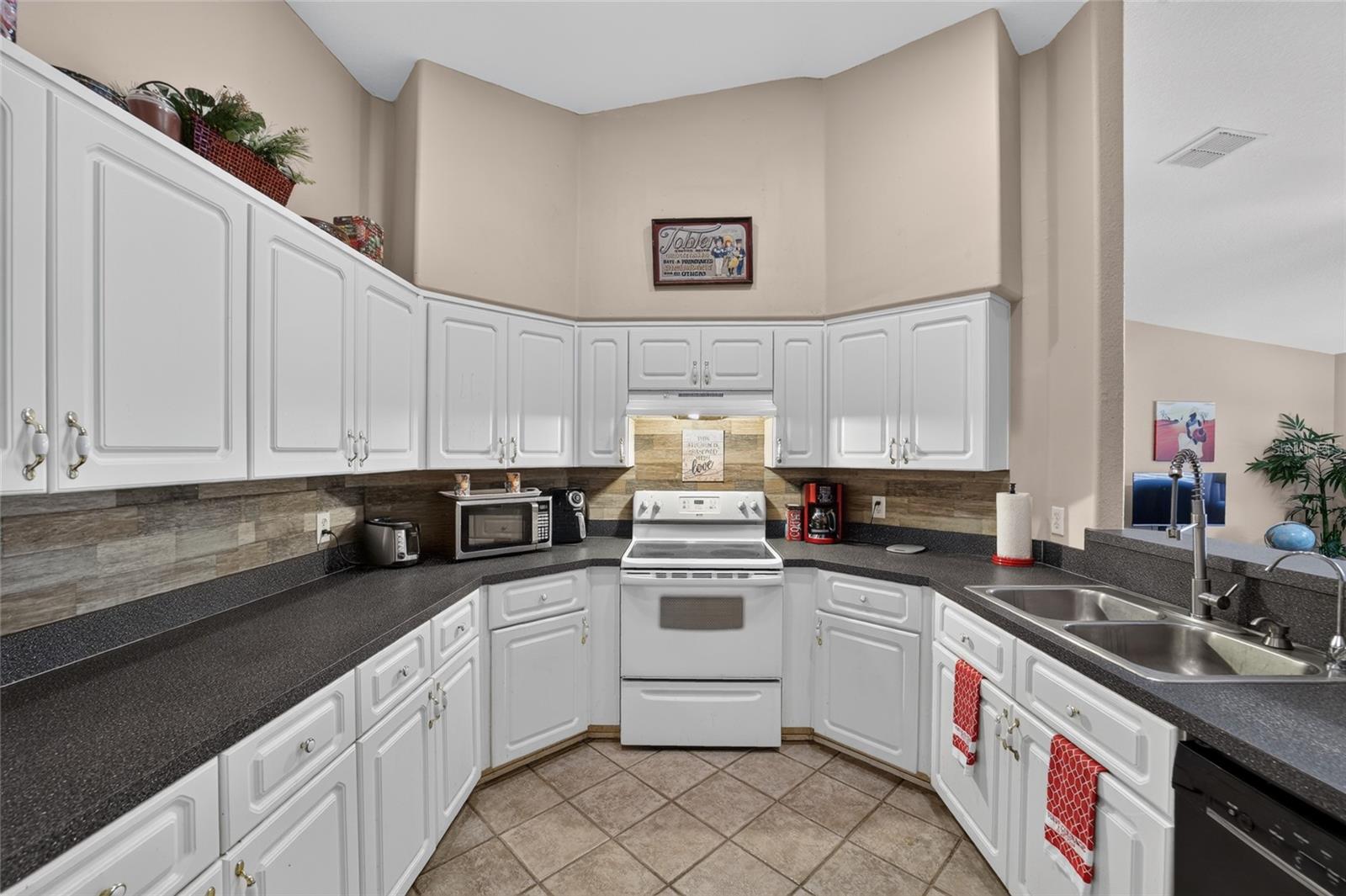 CHERRYWOOD ESTATE - Residential