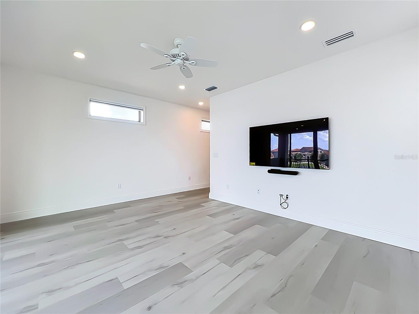 EAGLE CREEK - Residential