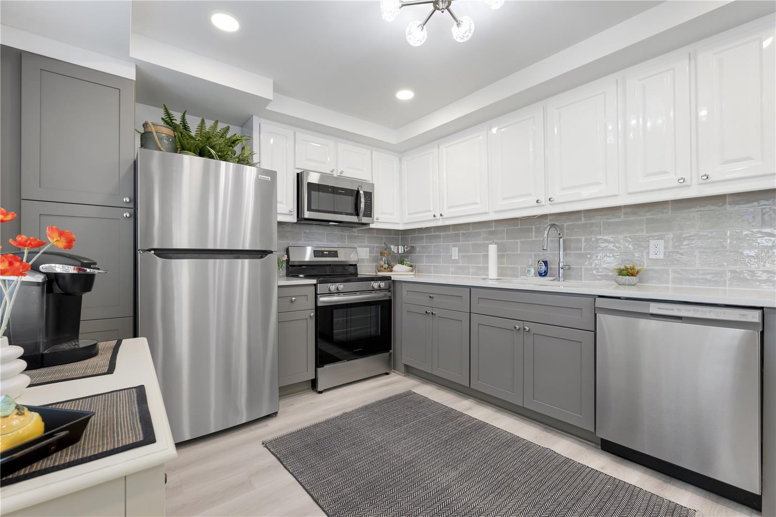 SPANISH MAIN YACHT CLUB CONDO - Residential
