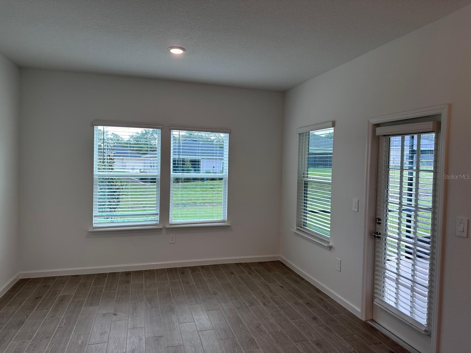 CONVERGENCE RESEARCH PARK - Residential Lease