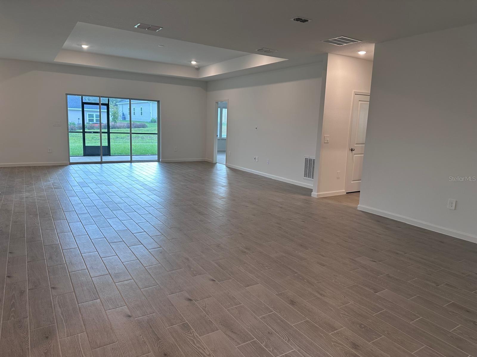 CONVERGENCE RESEARCH PARK - Residential Lease