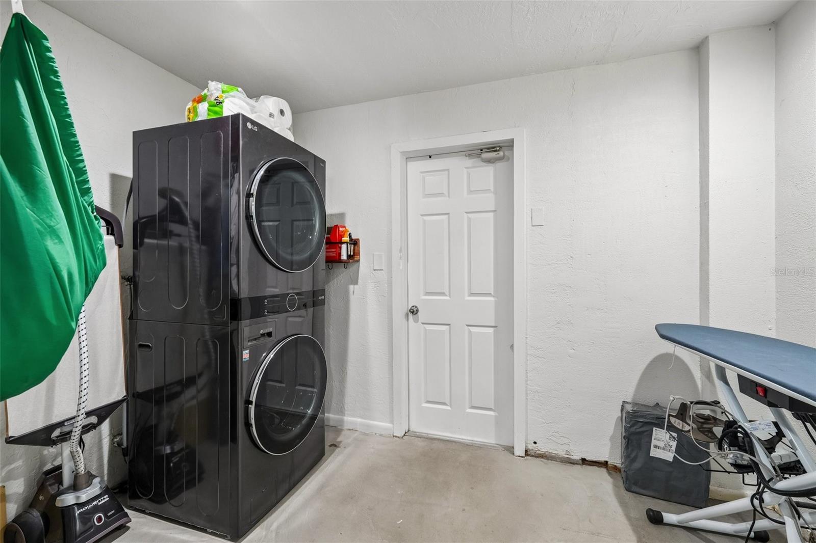 BROADWATER UNIT 2 BLK P - Residential