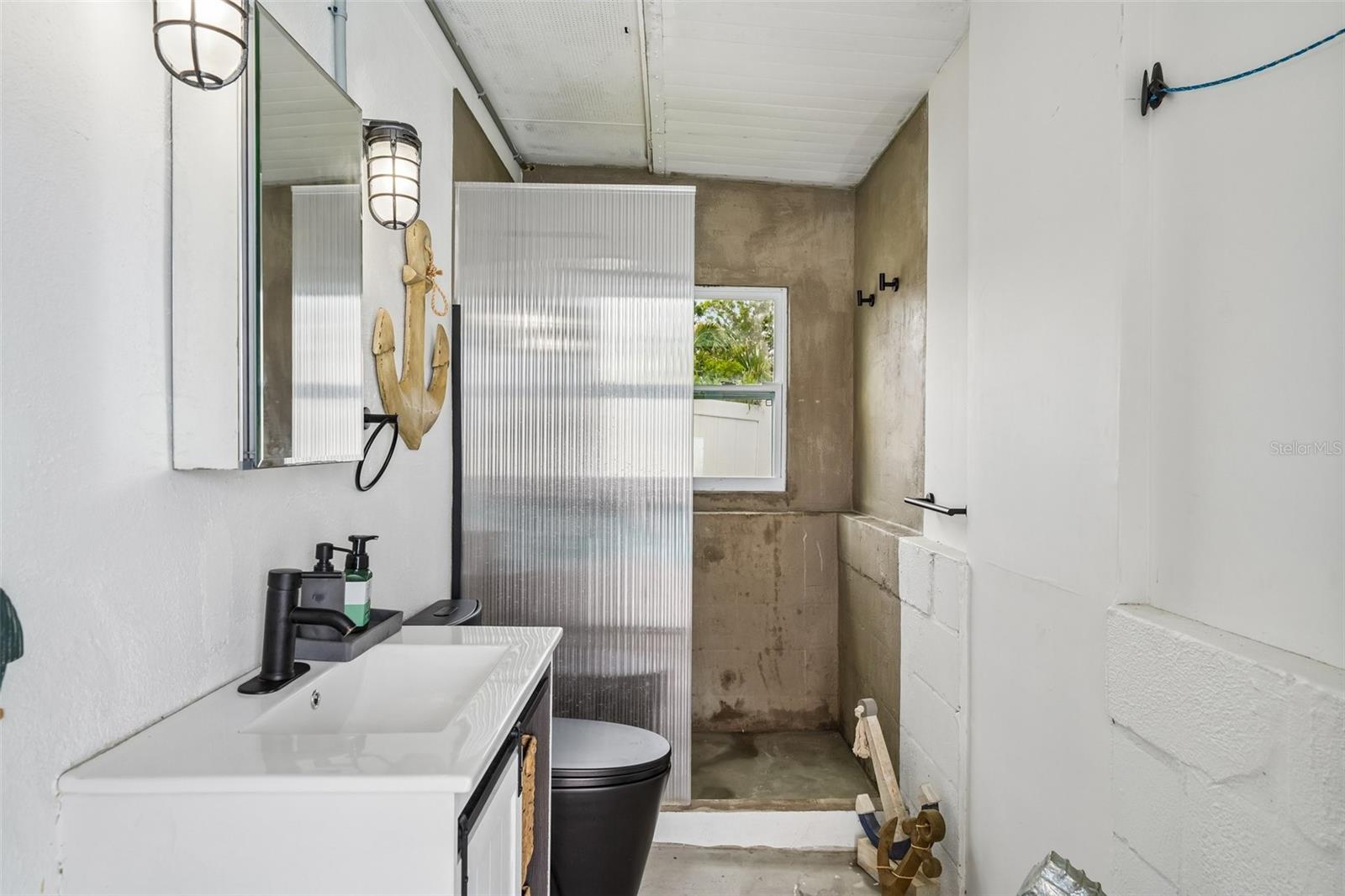 BROADWATER UNIT 2 BLK P - Residential