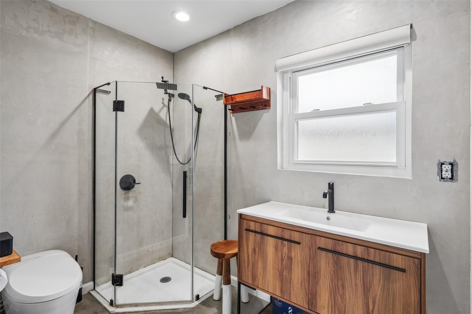 BROADWATER UNIT 2 BLK P - Residential