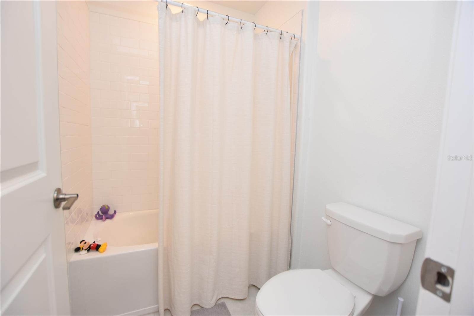 WIND MEADOWS SOUTH - Residential Lease