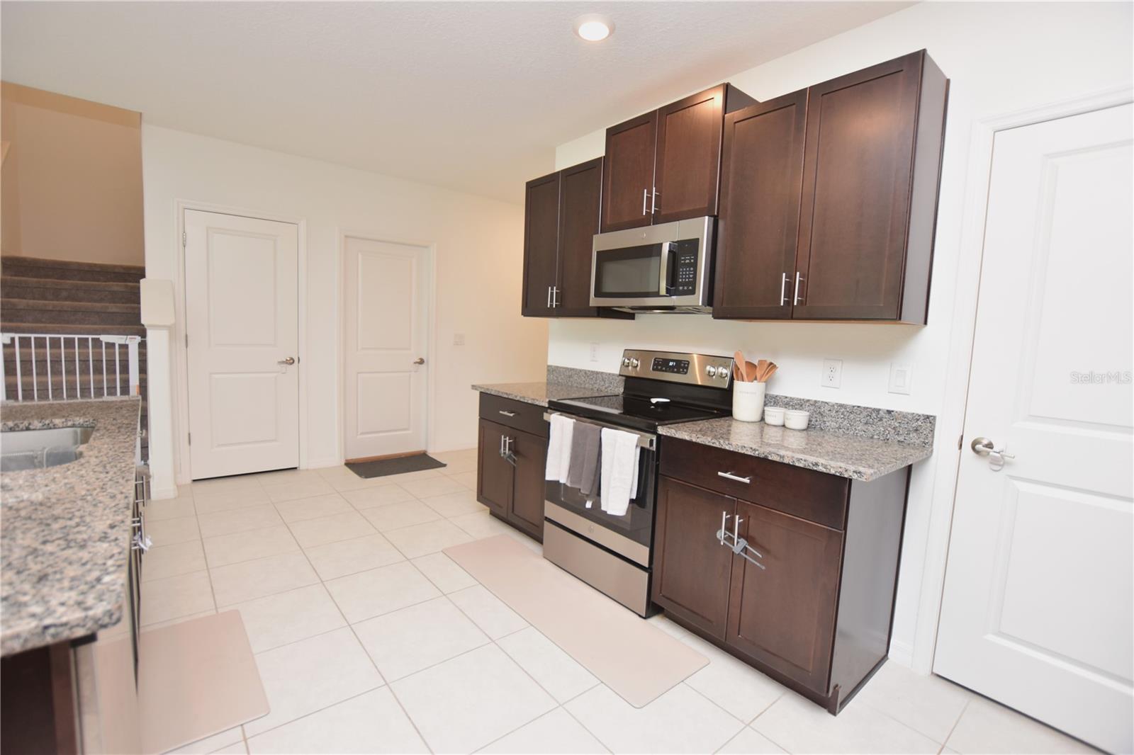 WIND MEADOWS SOUTH - Residential Lease