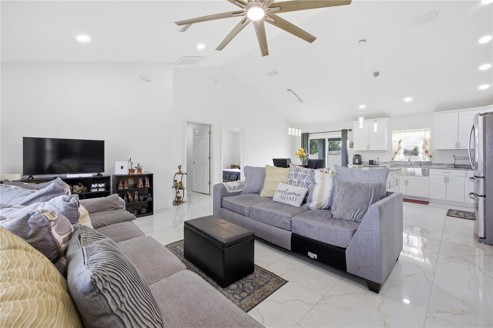 SILVER SPGS SHORES UN 18 - Residential