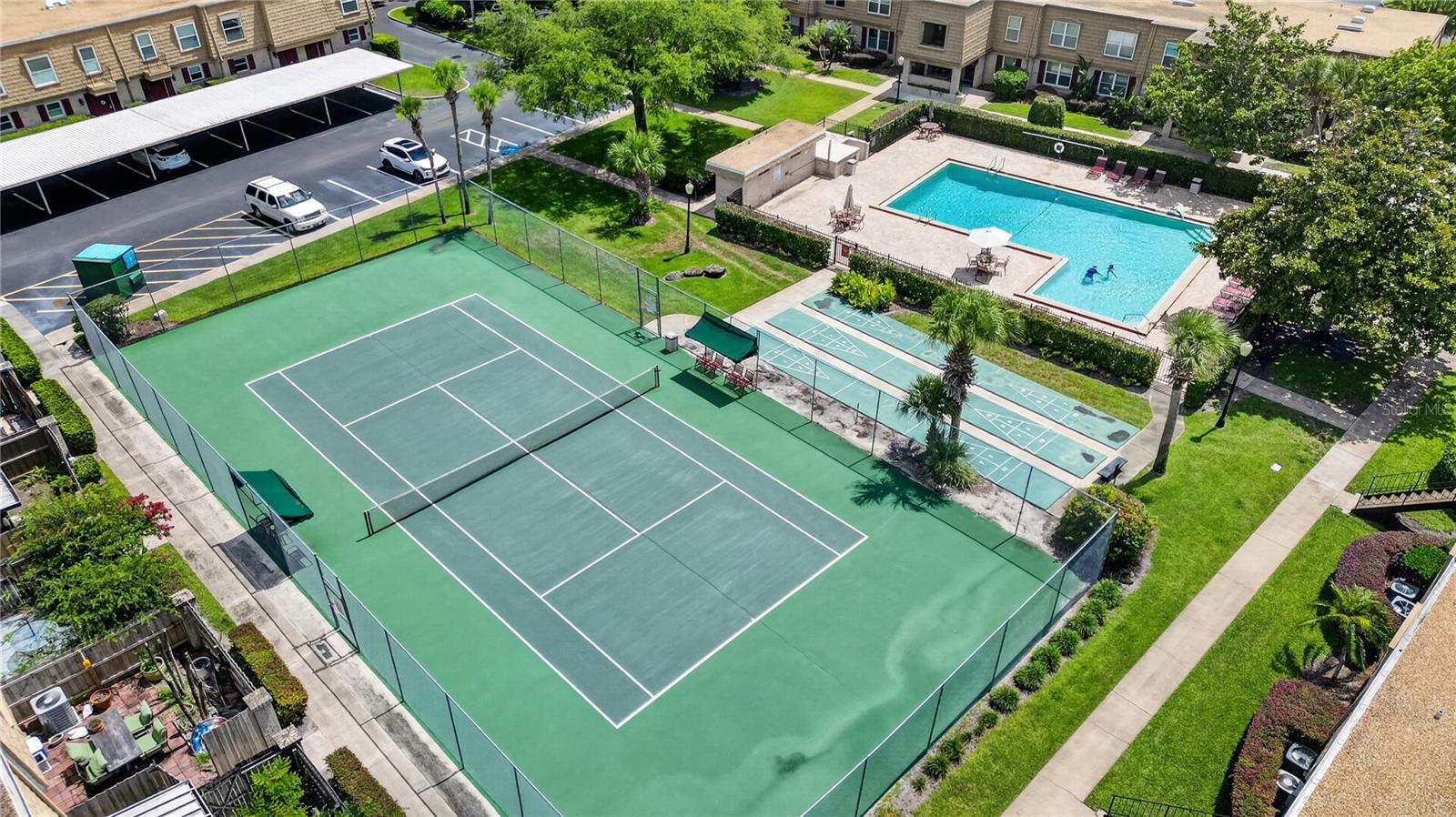 FOUR SEASONS CONDO - Residential