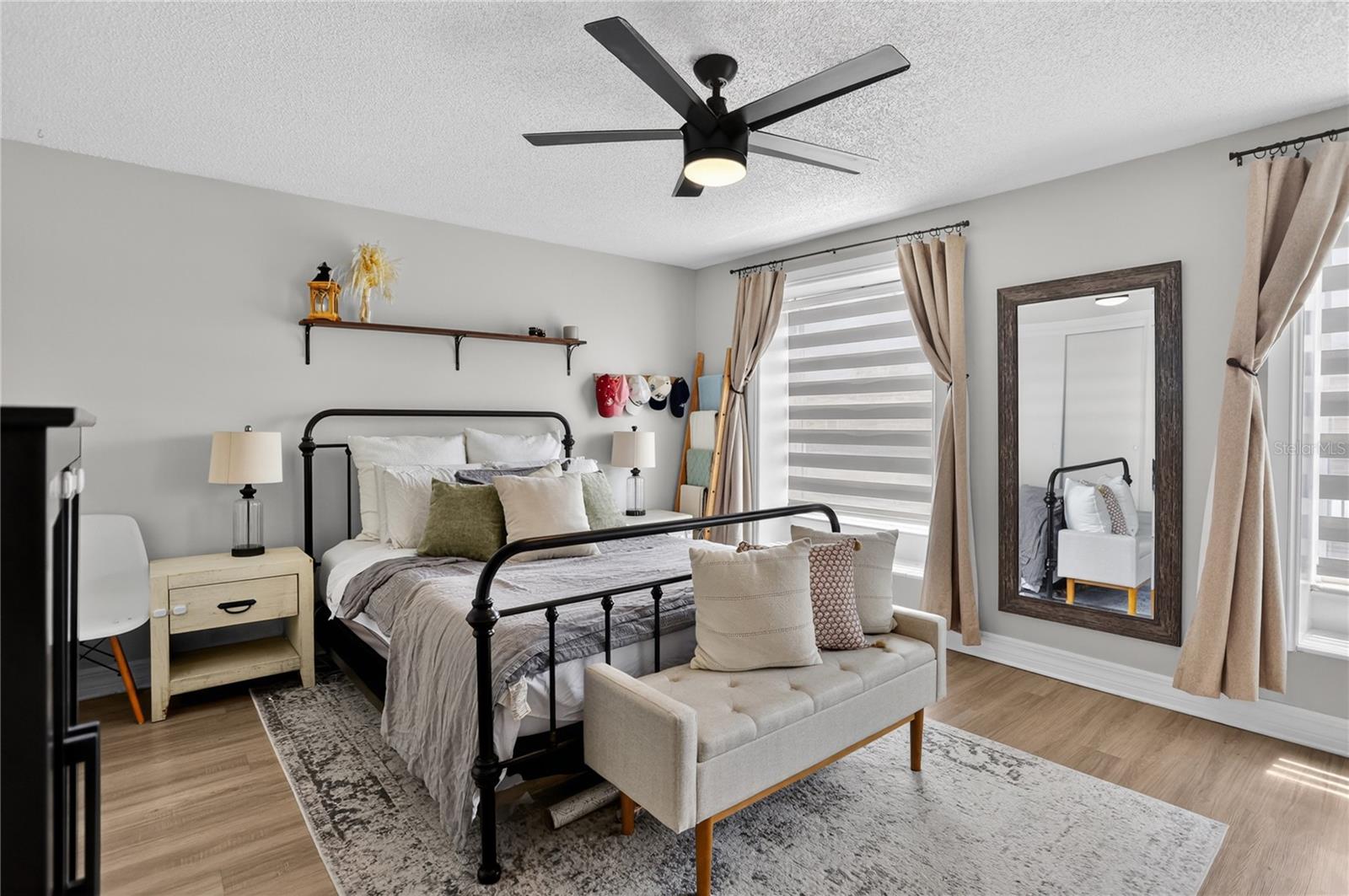 FOUR SEASONS CONDO - Residential