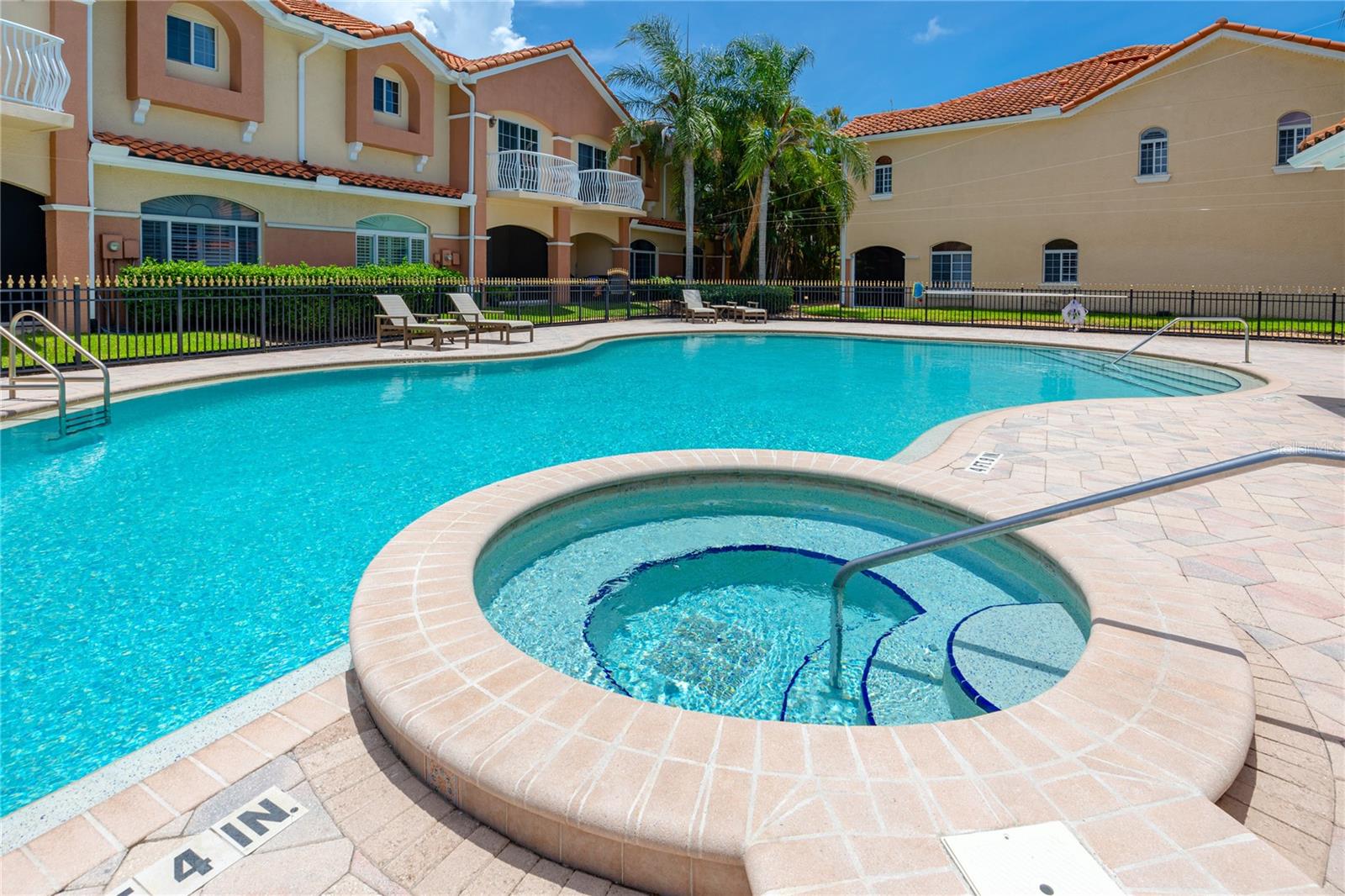 VILLAS DEL VERDE - Residential