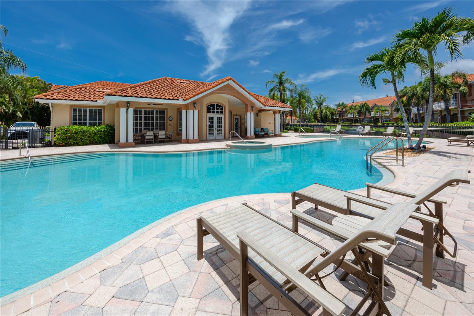 VILLAS DEL VERDE - Residential