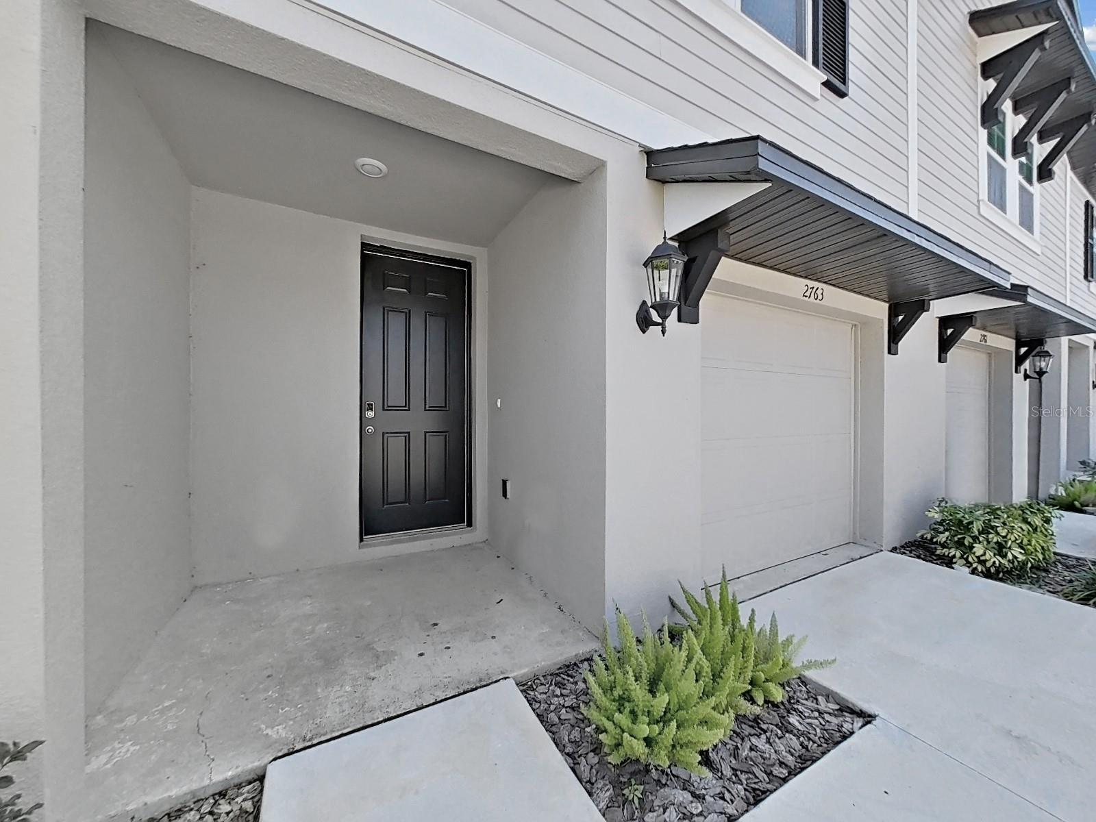 PRESTON OAKS TWNHMS PH 2 - Residential Lease
