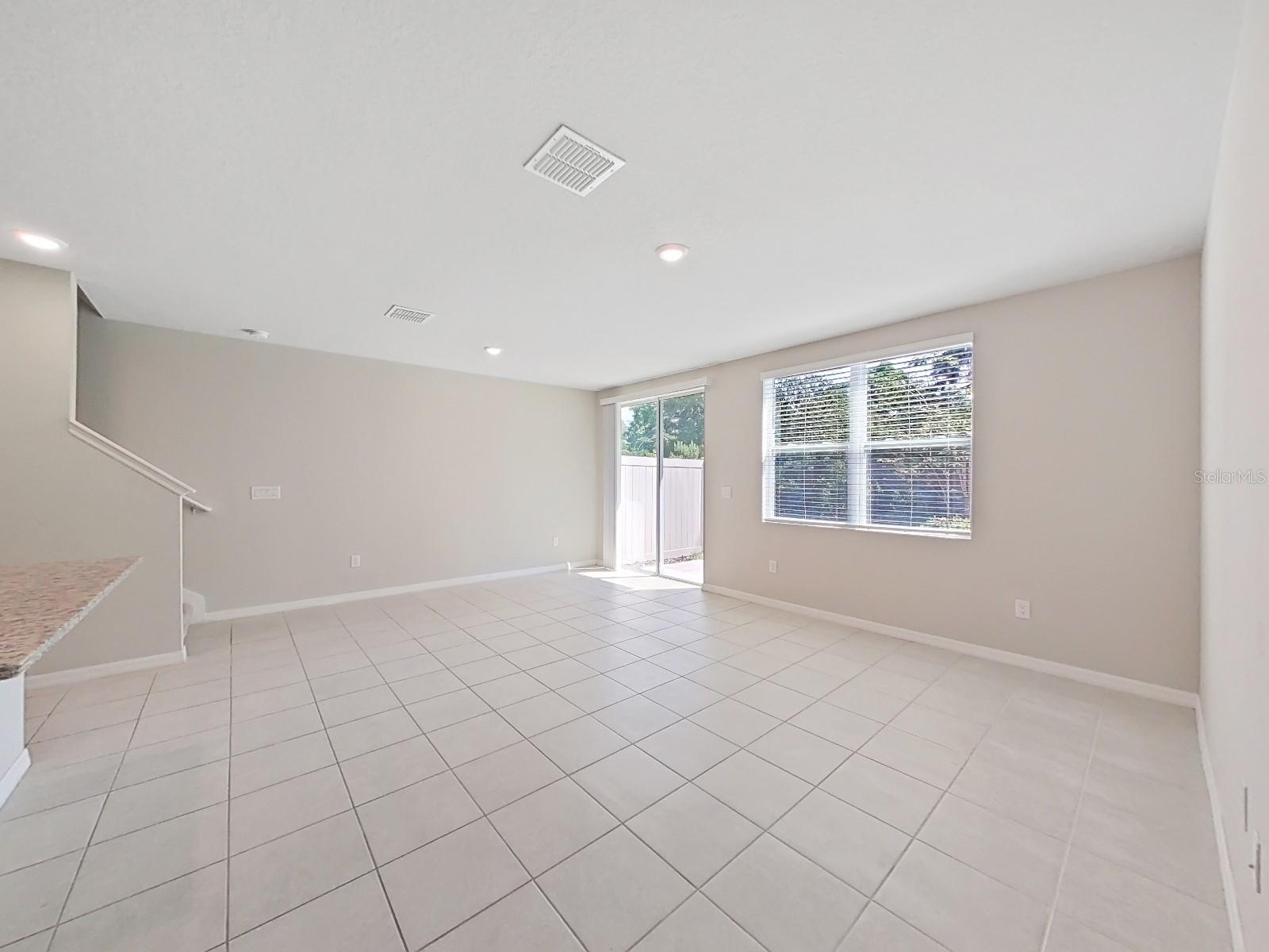 PRESTON OAKS TWNHMS PH 2 - Residential Lease