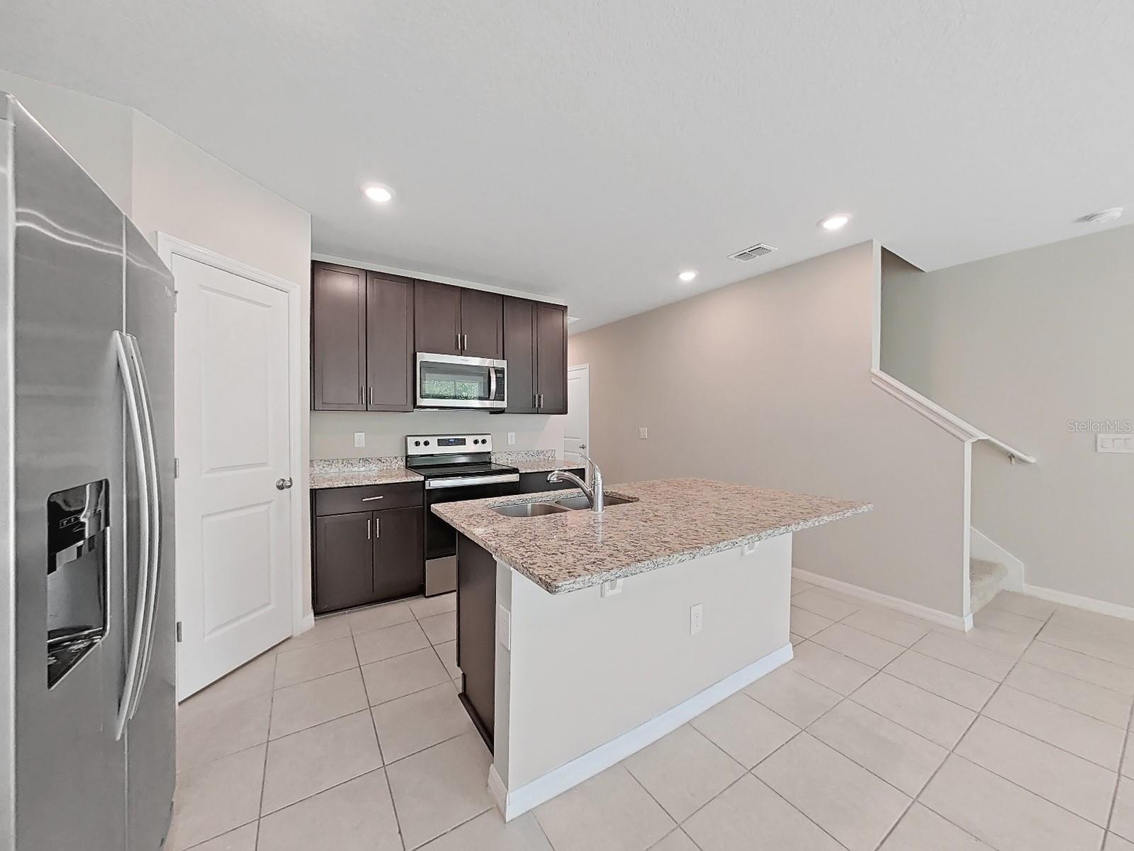 PRESTON OAKS TWNHMS PH 2 - Residential Lease