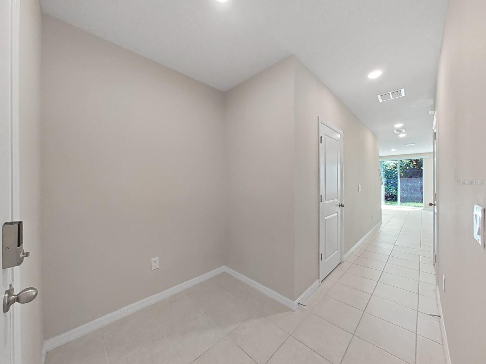 PRESTON OAKS TWNHMS PH 2 - Residential Lease