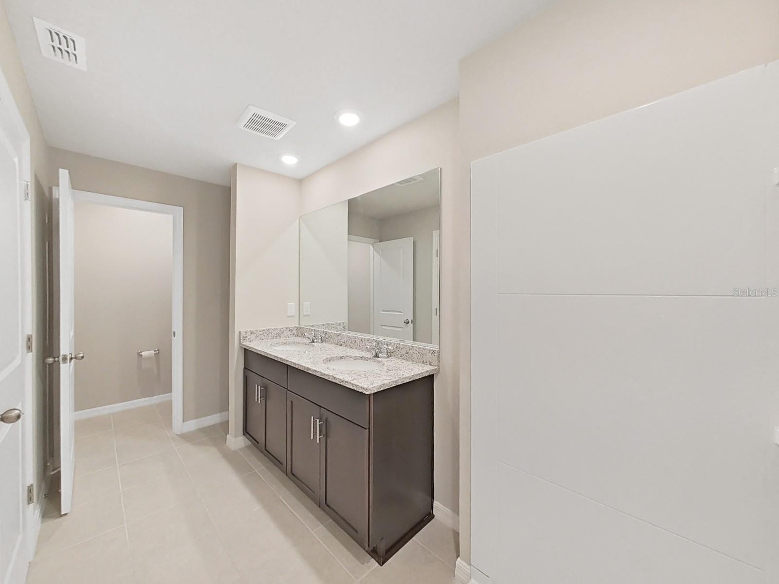 PRESTON OAKS TWNHMS PH 2 - Residential Lease