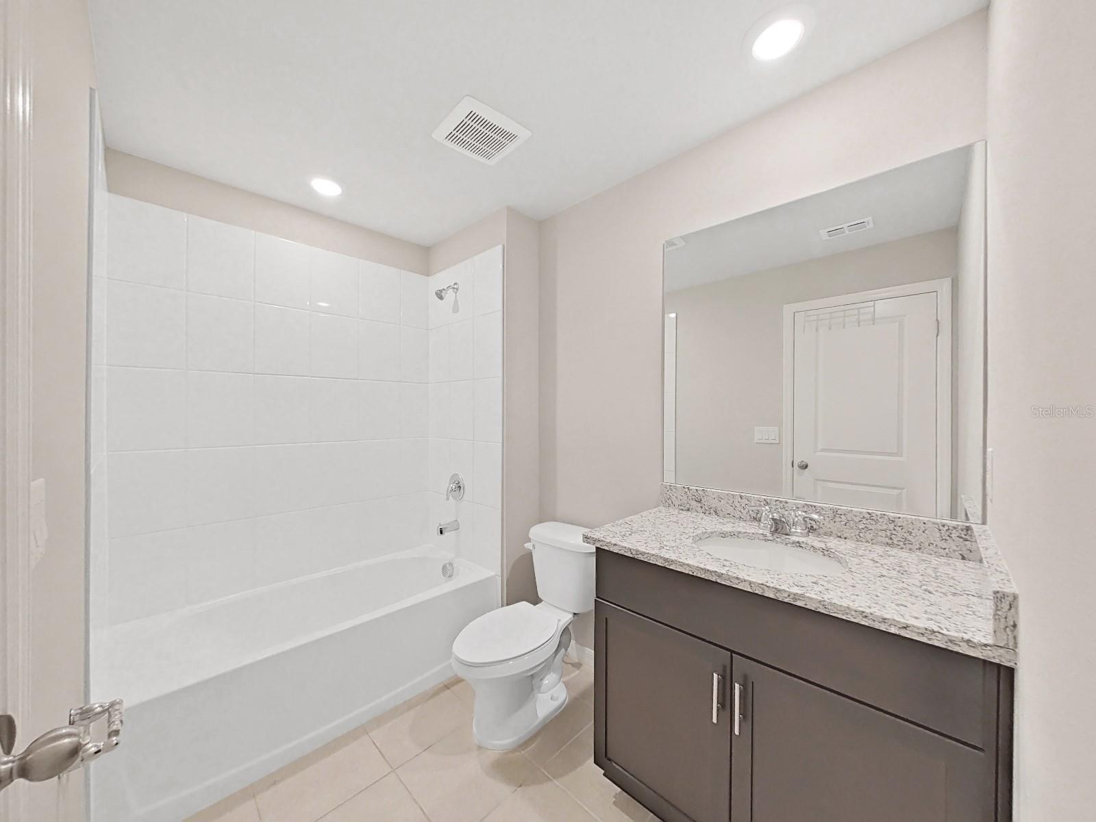PRESTON OAKS TWNHMS PH 2 - Residential Lease