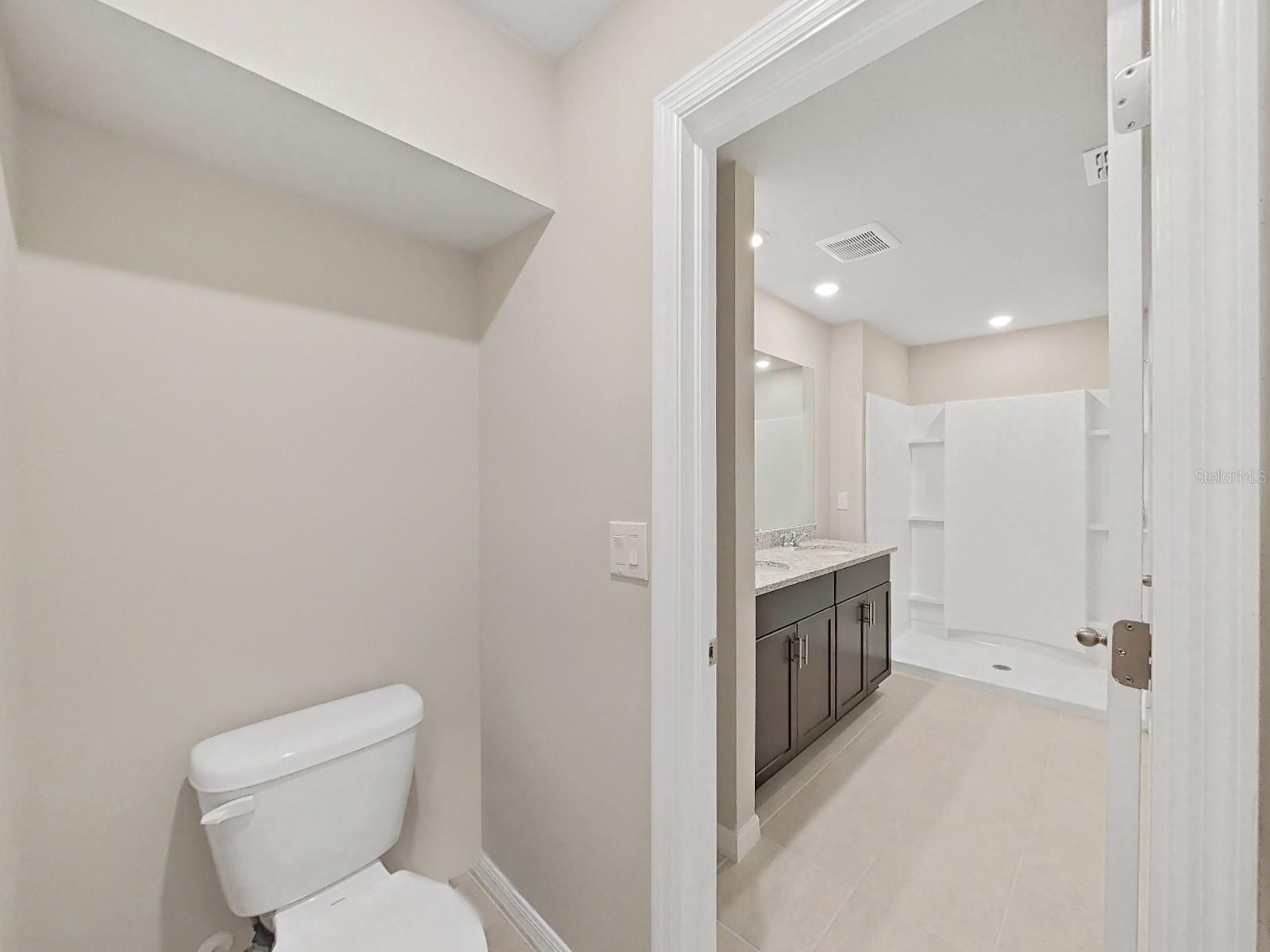 PRESTON OAKS TWNHMS PH 2 - Residential Lease