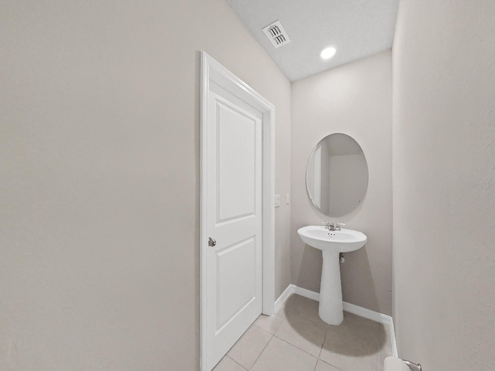 PRESTON OAKS TWNHMS PH 2 - Residential Lease