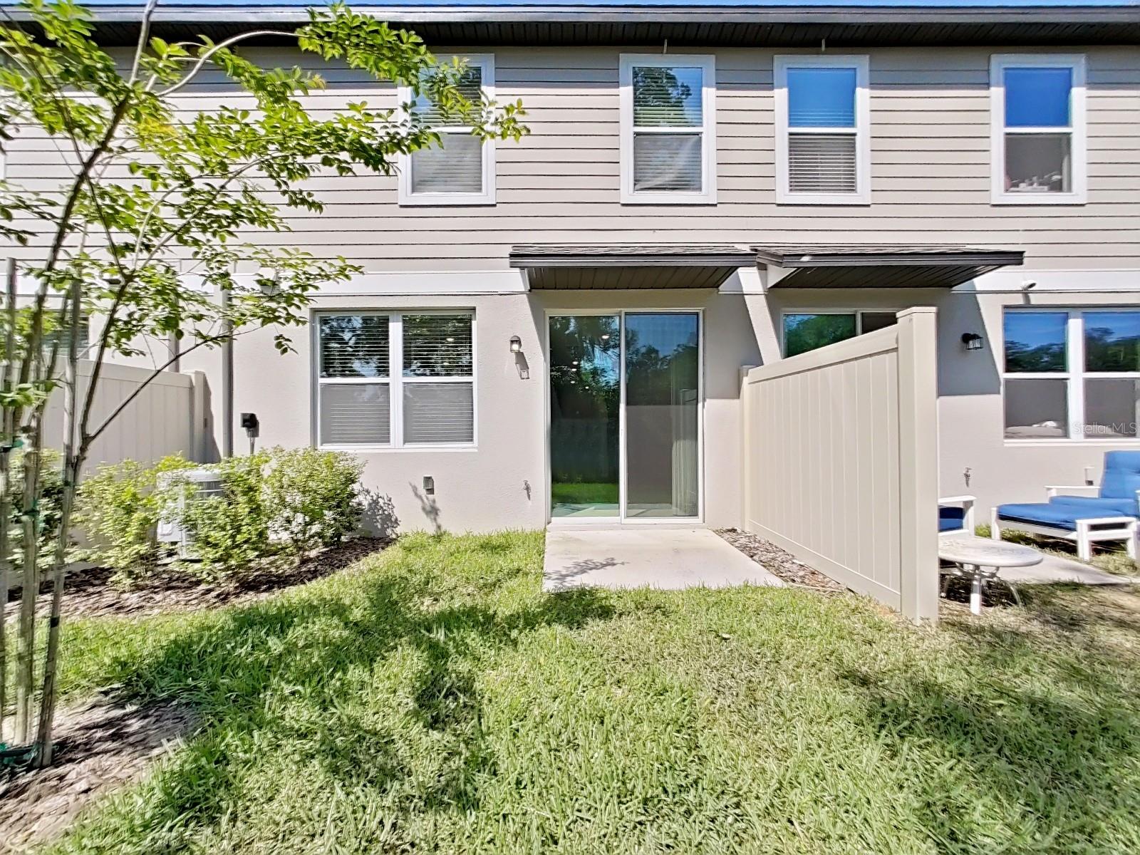 PRESTON OAKS TWNHMS PH 2 - Residential Lease