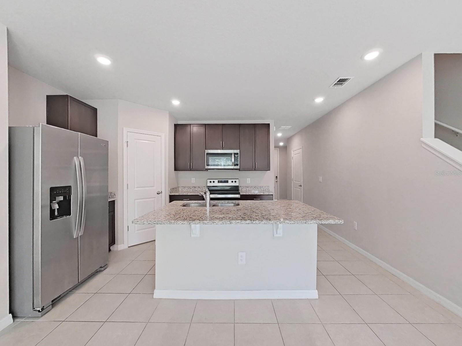 PRESTON OAKS TWNHMS PH 2 - Residential Lease