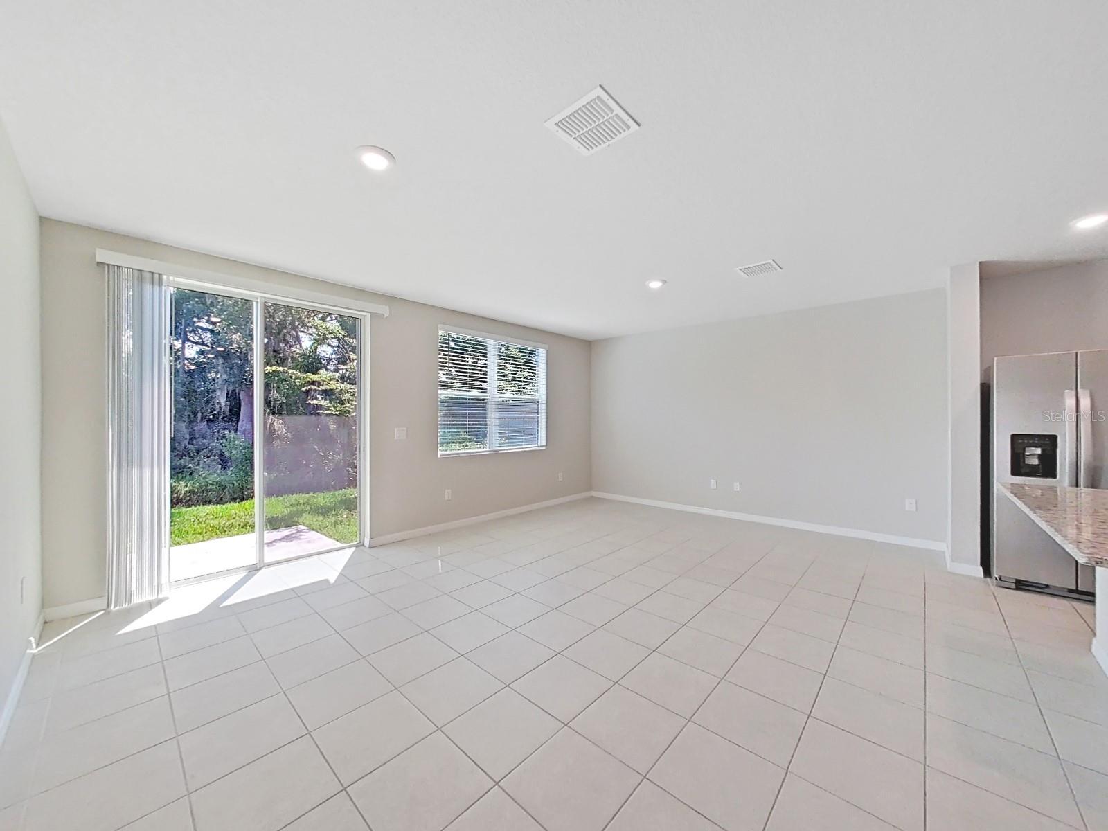 PRESTON OAKS TWNHMS PH 2 - Residential Lease