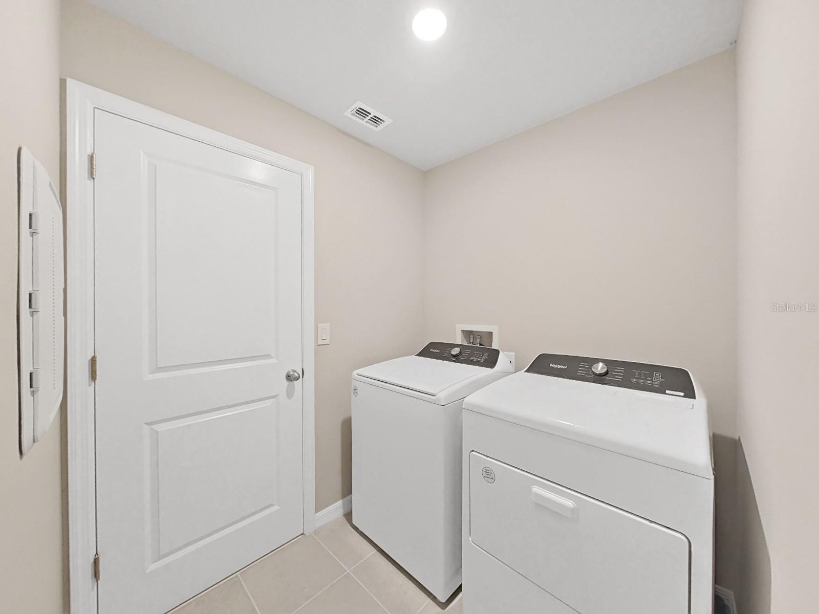 PRESTON OAKS TWNHMS PH 2 - Residential Lease