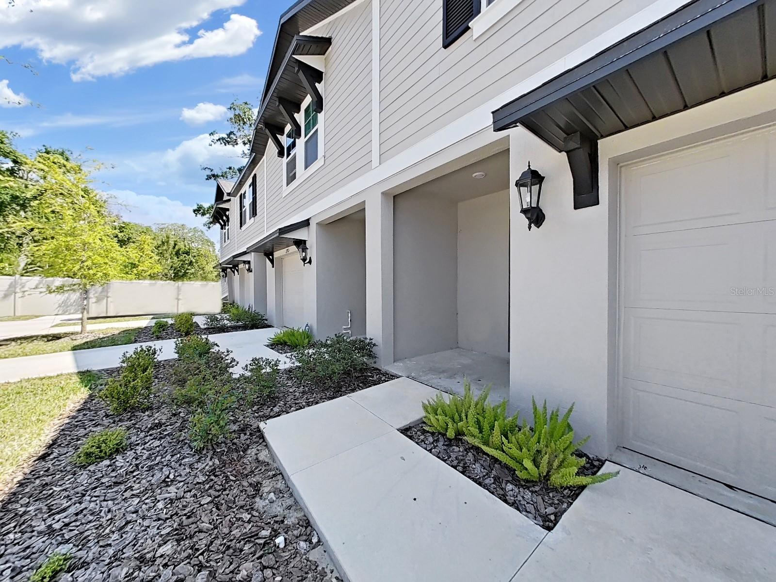 PRESTON OAKS TWNHMS PH 2 - Residential Lease