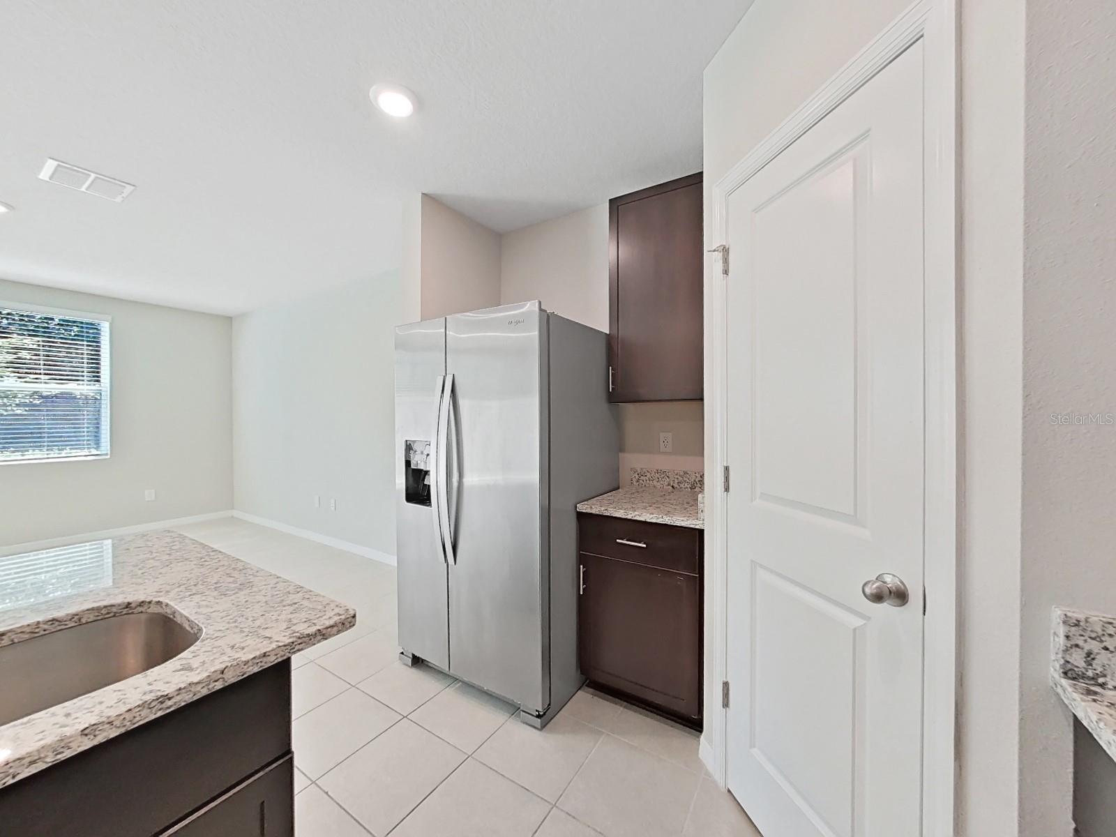 PRESTON OAKS TWNHMS PH 2 - Residential Lease