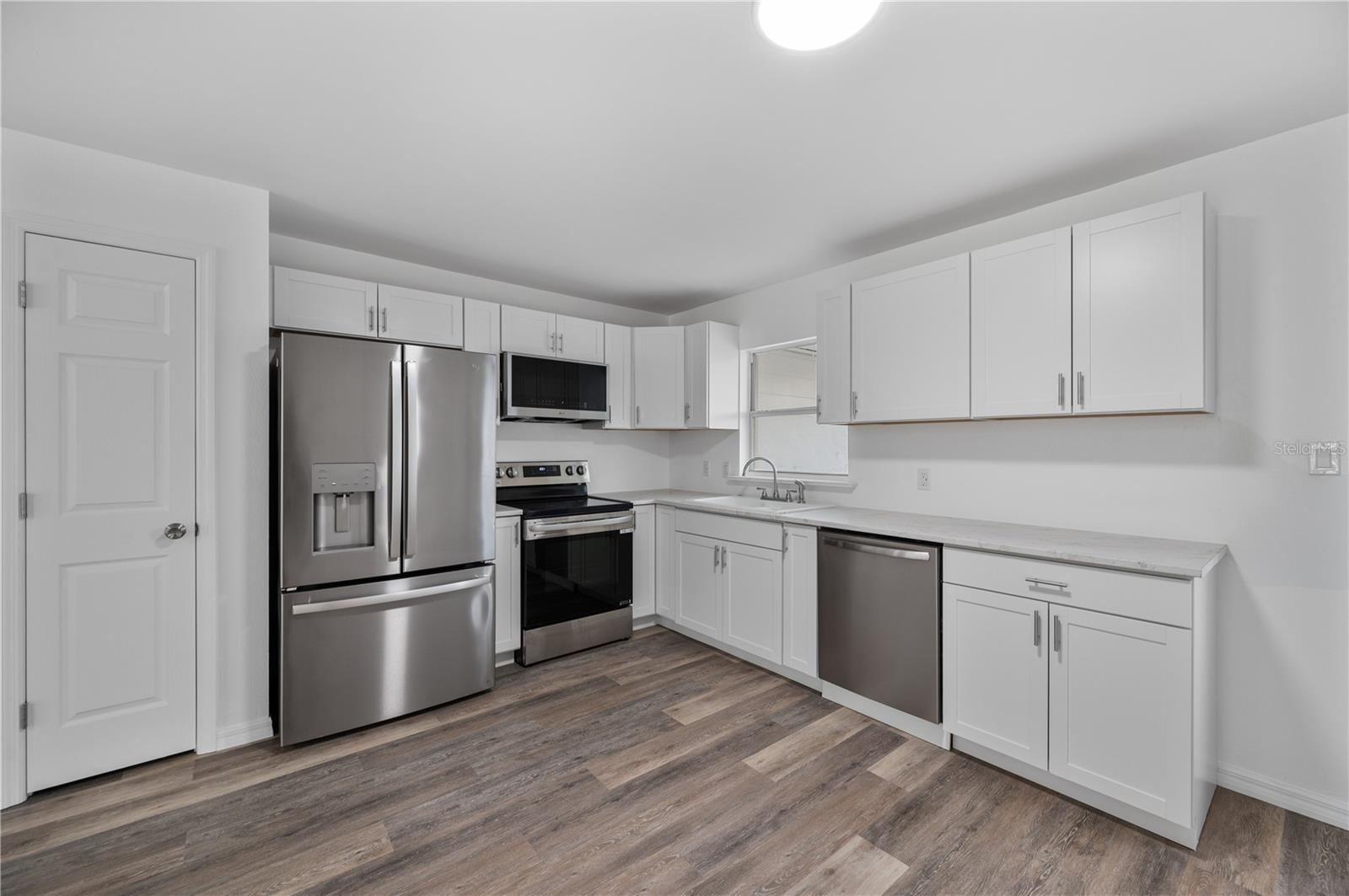 CREWS LAKE ESTATES - Residential