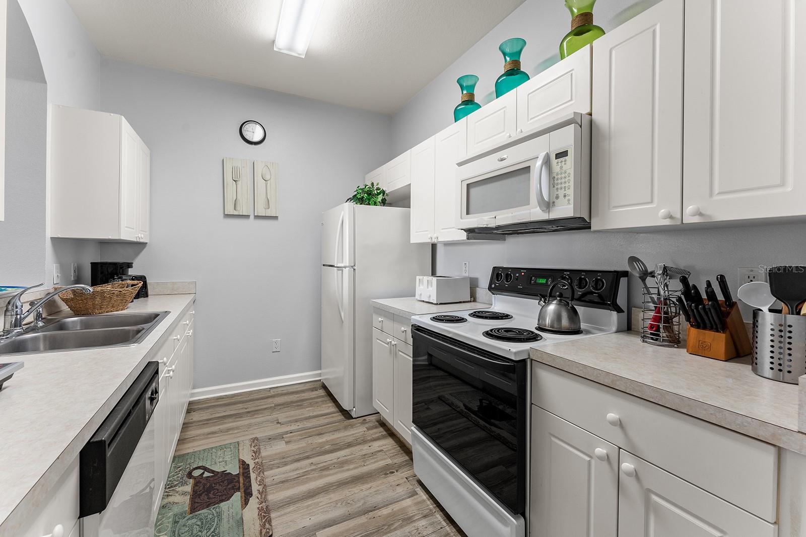 WYNDHAM PALMS CONDO PH 5 - Residential