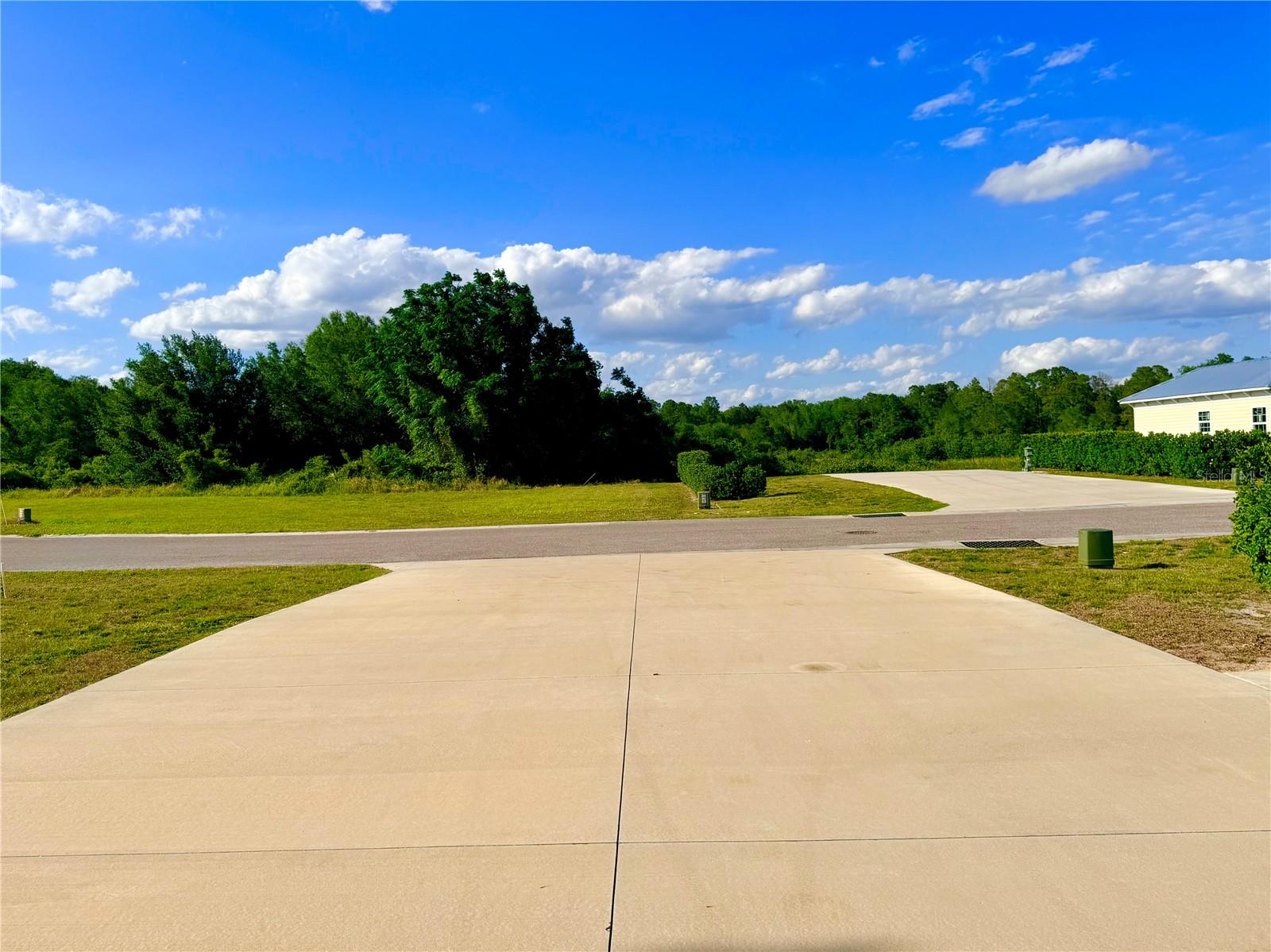 FLORIDA GRANDE MOTOR COACH RESORT - Land