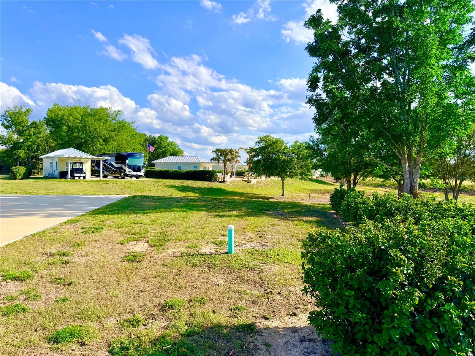 FLORIDA GRANDE MOTOR COACH RESORT - Land