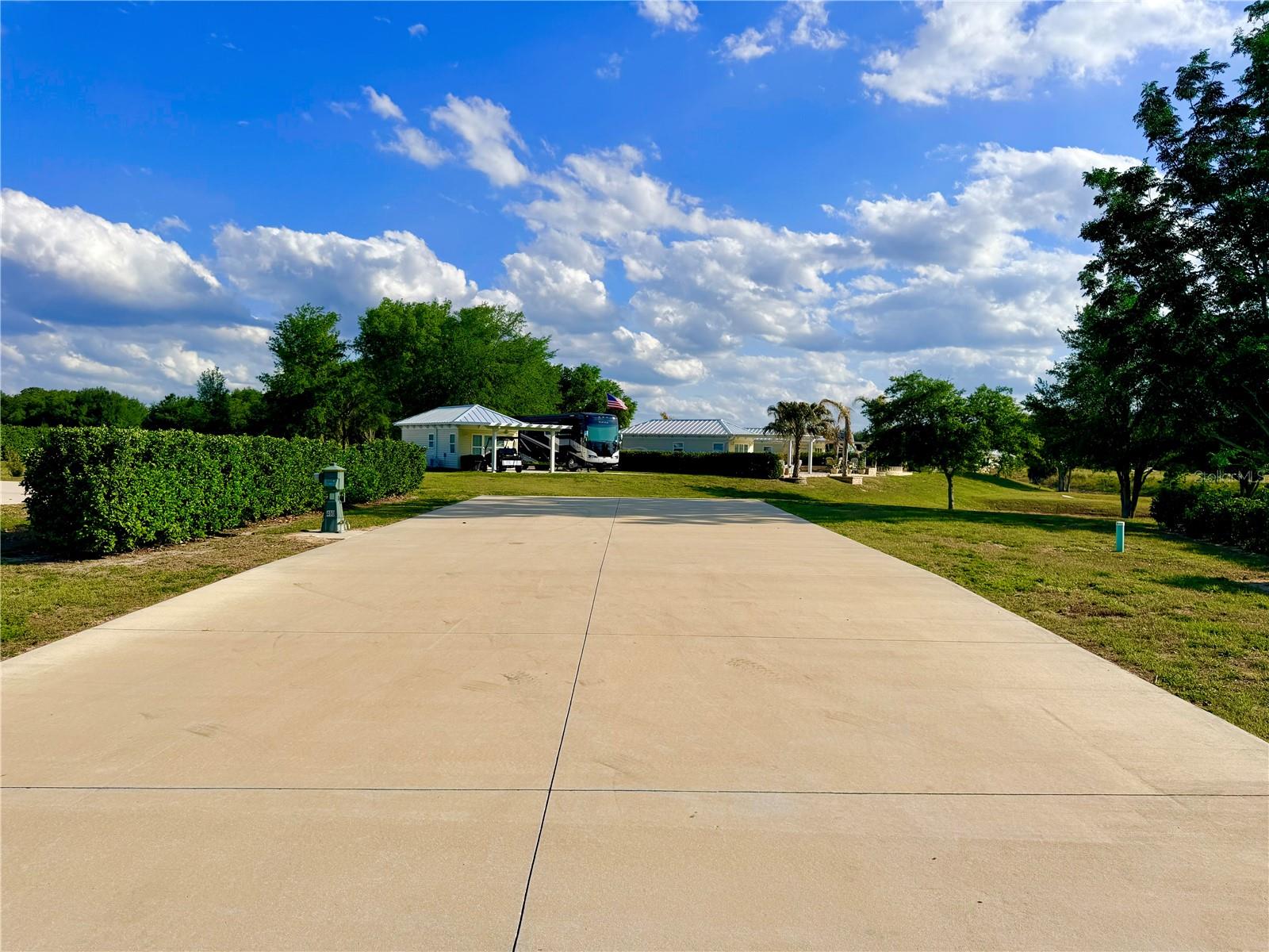 FLORIDA GRANDE MOTOR COACH RESORT - Land
