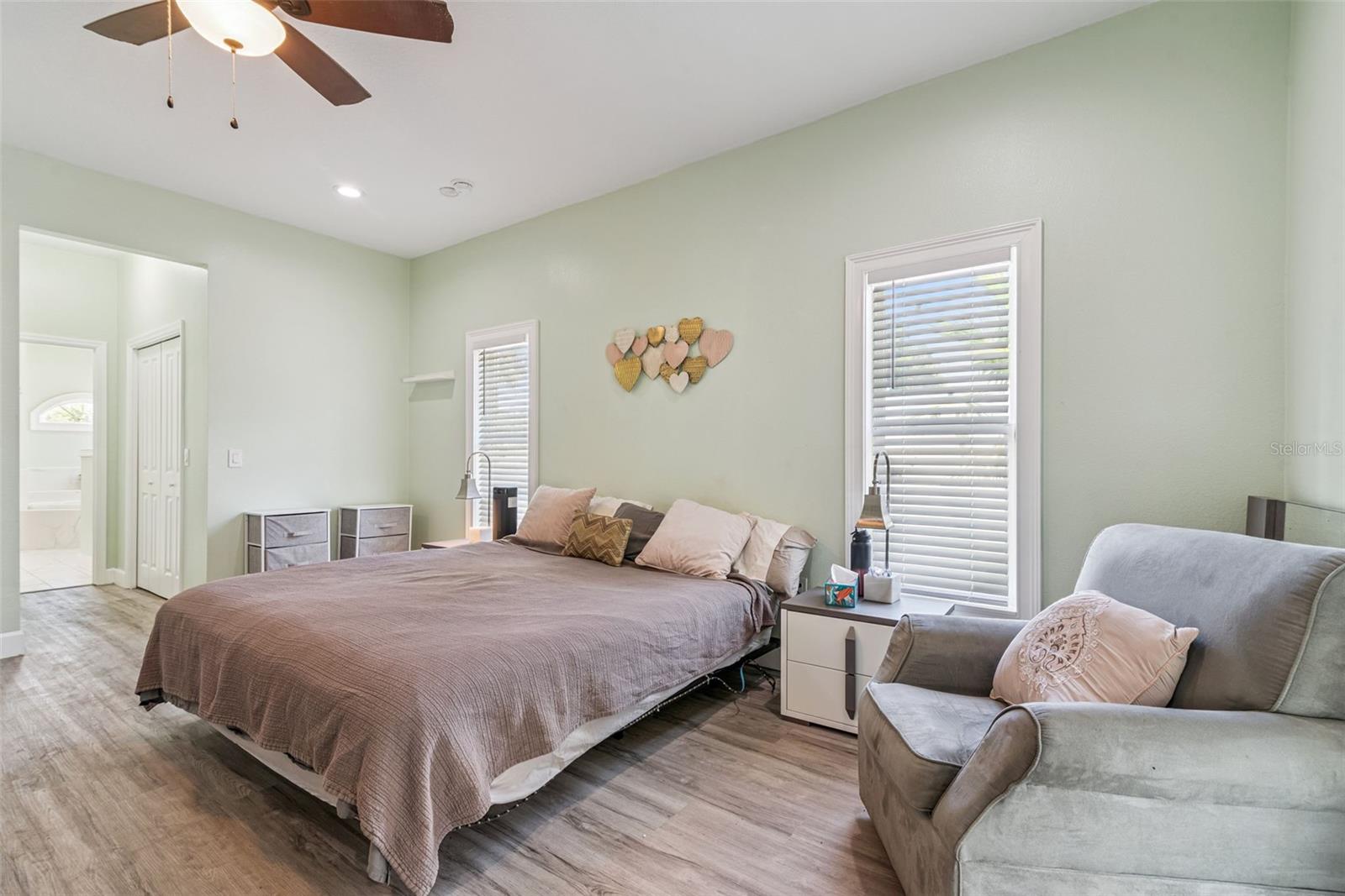 EMERALD POINT - Residential