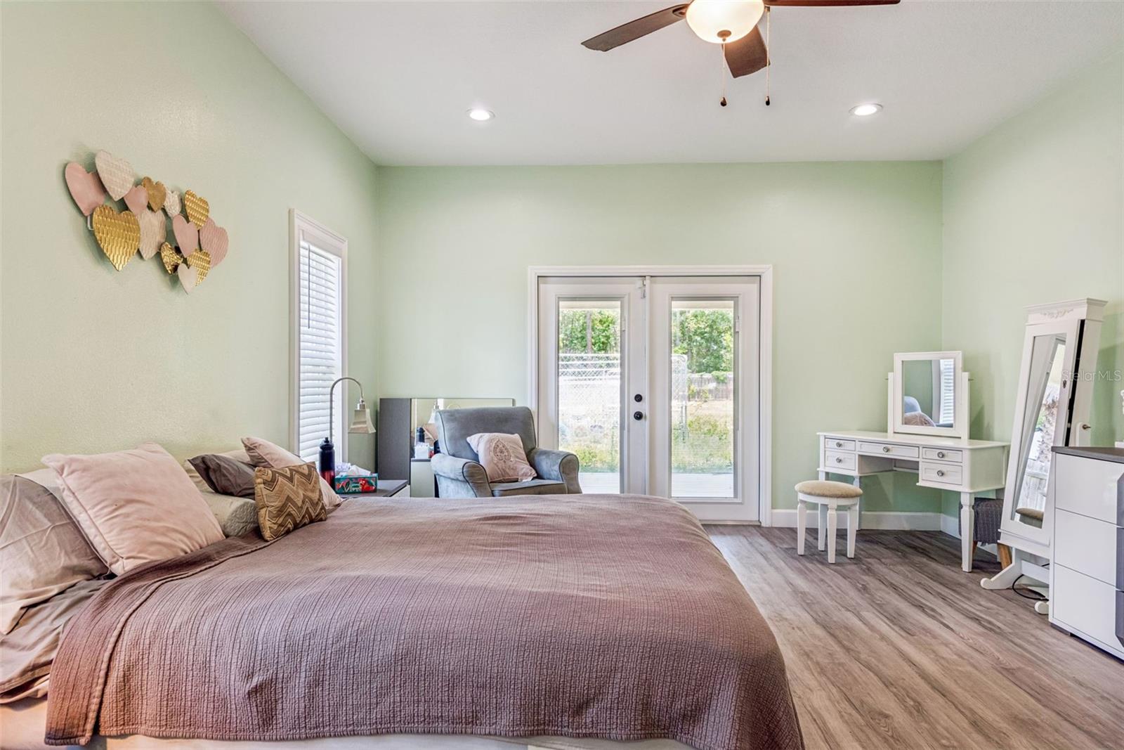 EMERALD POINT - Residential