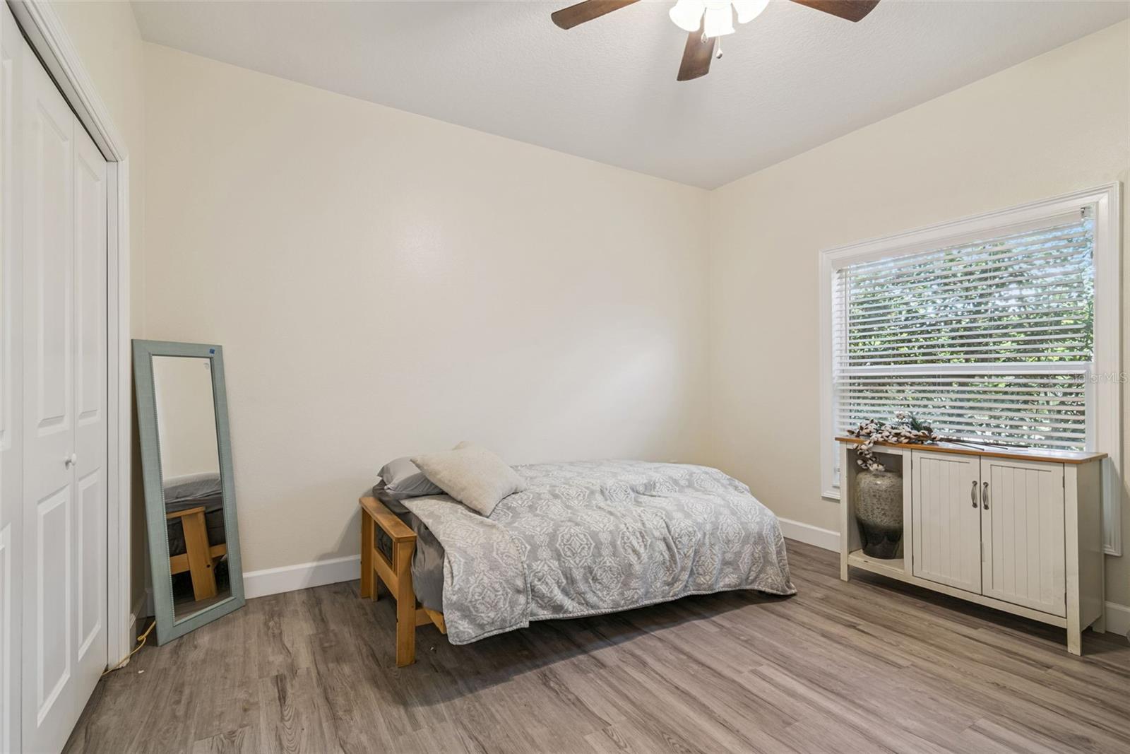 EMERALD POINT - Residential
