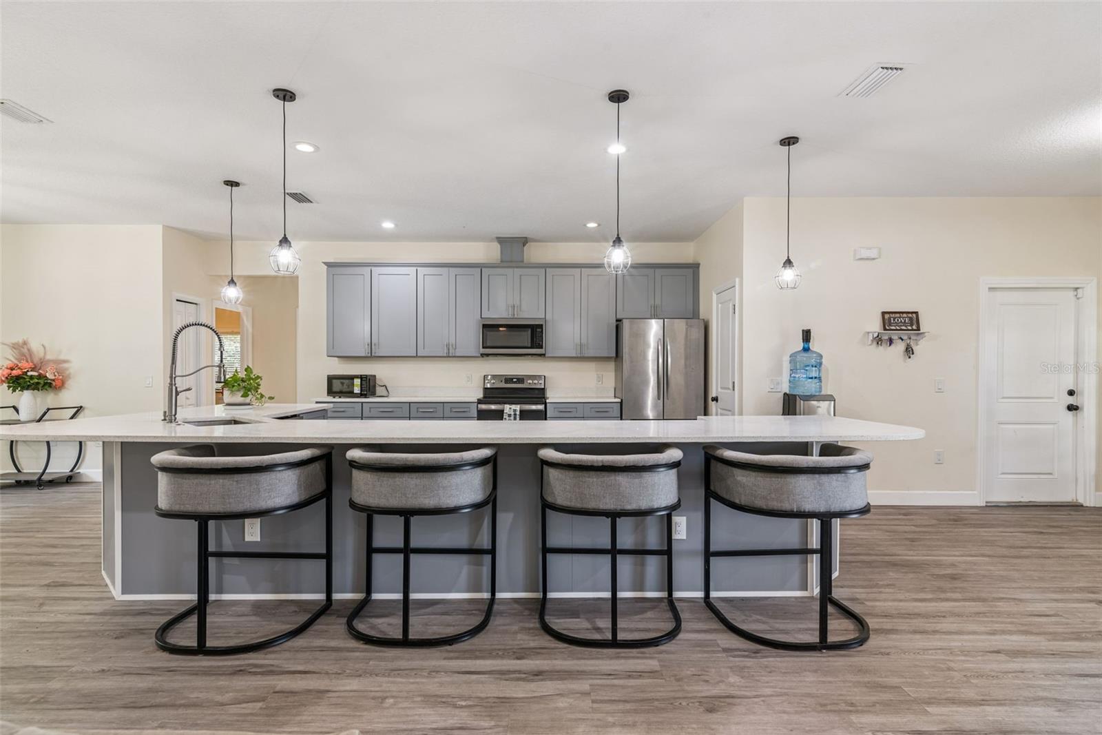 EMERALD POINT - Residential