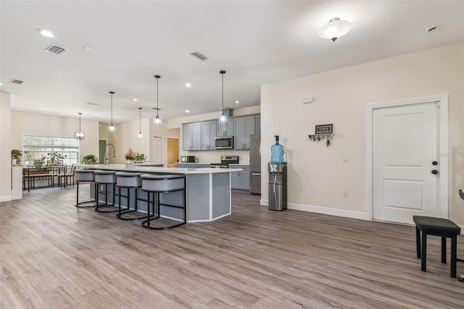 EMERALD POINT - Residential