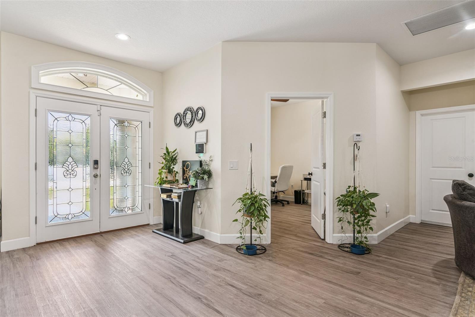 EMERALD POINT - Residential