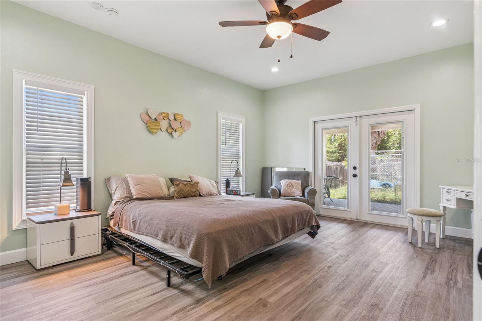 EMERALD POINT - Residential